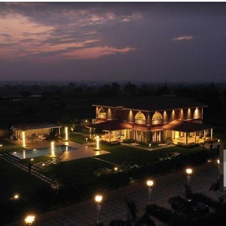Redhomex Cove Castle Villa Hyderabad Bagian luar foto