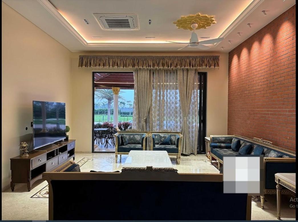 Redhomex Cove Castle Villa Hyderabad Bagian luar foto