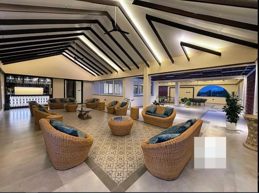 Redhomex Cove Castle Villa Hyderabad Bagian luar foto